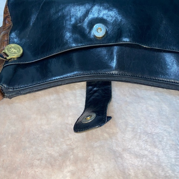 Vintage Brahmin crossbody - Picture 9 of 10